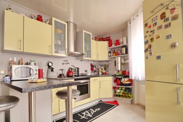 À vendre : Charmant appartement au coeur d'Esch-sur-Alzette

Situé dans une petite résidence au centre-ville d'Esch-sur-Alzette, cet appartement en rez-de-chaussée constitue une opportunité idéale pour une première acquisition ou un investissement locatif.

Il se compose d'un hall d'entrée accueillant, d'une chambre à coucher, d'une salle de bain spacieuse et fonctionnelle, d'une cuisine équipée ainsi que d'un séjour convivial, parfait pour recevoir famille et amis.

L'appartement dispose également d'une vaste cave offrant un espace de rangement supplémentaire, ainsi que d'une buanderie commune. La chaudière individuelle, installée en 2023, garantit un chauffage efficace et une faible consommation énergétique.

Situé à proximité immédiate de toutes les commodités, commerces, écoles et transports en commun, cet appartement représente une excellente opportunité dans un quartier dynamique et recherché.

Les photos sont disponibles sur simple demande.

Agence ELSA'HOME à votre écoute pour la concrétisation de vos projets en toute confiance.

-----------------------------------------------------------------

For sale: Charming flat in the heart of Esch-sur-Alzette

Located in a small residence in the centre of Esch-sur-Alzette, this ground floor flat is an ideal opportunity for a first purchase or rental investment.

It comprises a welcoming entrance hall, a bedroom, a spacious and functional bathroom, a fitted kitchen and a cosy living room, perfect for entertaining family and friends.

The flat also has a large cellar offering additional storage space, as well as a shared laundry room. The individual boiler, installed in 2023, guarantees efficient heating and low energy consumption.

Located close to all amenities, shops, schools and public transport, this flat represents an excellent opportunity in a dynamic and sought-after neighbourhood.

Photos are available on request.

ELSA'HOME Agency is at your service to help you realise your projects with confidence.