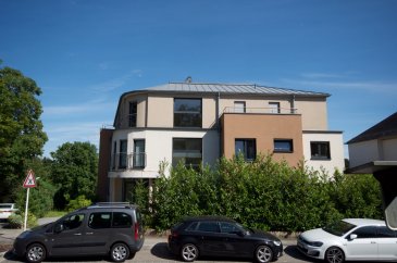 A louer Kirchberg/Weimershof: 134 RUE DES MUGUETS

Condition de location:
- Contrat de bail de 3 ans
- Caution de 3mois
- Animaux non-admis
- Visite à partir de Vendredi 29 juin

Appartement de ±82m2 qui se compose comme suit:
- une pièce à vivre avec cuisine ouverte 
- un balcon
- 2 chambres 
- une salle de bains avec baignoire et WC et emplacement lave-linge
- une salle de douche avec WC
- un grand parking intérieur
- une cave

Proche des commodités du Kirchberg, situation calme

Pour tous renseignements ou pour prendre rendez-vous pour une visite, veuillez nous contacter par téléphone au (+352) 621 43 10 04 / (+352) 26 19 00 86 ou par mail : info@icasa.lu

Découvrez tous nos biens sur www.icasa.lu.
Souhaitez-vous louer ou vendre votre bien, profitez de notre service de qualité. Estimation rapide et gratuite.

Agence iCasa Bertrange
BELACCHI Michel
Ref agence :5269999