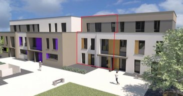 Bridel : Résidence HYDE PARK

Ensemble résidentiel comportant plusieurs appartements, duplex et maisonnettes.
Idéalement situé à Bridel dans un écrin de verdure près de l'école primaire et du complexe sportif entre la rue F.-C. Greden et la rue des pins.

Bridel se trouve à 8 km du Kirchberg et du centre ville de Luxembourg, dans un cadre calme et en pleine nature. L'accès autoroutier pour l'A6 est à 4 km.

Les bâtiments seront construits selon les dernières normes environnementales en vigueur AA.

Les maisonnettes auront un garage pour deux véhicules ainsi que des caves séparées dans le souterrain. Elles disposeront toutes d'un jardin privatif.

Livraison début 2020

Inclus dans les prix de vente :

Carrelage et parquet 65 €/m2
Meubles sous lavabo
Fenêtres et Stores en alu
Portes intérieurs

Tous les prix annoncés s'entendent à 3% TVA, sujet à une autorisation par l'administration de l'enregistrement et des domaines.


Maisonnette : 3 chambres.

Rez de chaussée : Accès extérieur par patio central commun de l'immeuble, Hall d'entée avec escalier, Cuisine séparée avec débarras, WC séparé, grand Living (40m2) Terrasse extérieure, (débarras pour outils de jardinage faisant office de séparation avec le voisin) jardin privatif

Premier étage : 2 chambres, 2 salles de bains avec WC, bureau, hall d'escaliers.

deuxième étage : Chambre avec dressing et salle de bain.

Cave: Garage privatif avec porte sectionnelle pour deux voitures juxtaposées, Buanderie, Cave et local technique.


Ref agence :Maison 6 c II