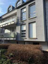 wk promotions vous présente un appartement au coeur du quartier de Beggen dans une rue calme sans issue, le bien se compose comme suit: hall d'entrée, cuisine équipée ouverte, salle de bain, une chambre à coucher et un living donnant sur un balcon. inclus dans le prix 1 emplacement intérieur et une cave. pour plus d'info ou visite contactez nous au : 621 576 780 .