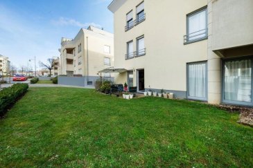 Axhome Immo vous propose ce magnifique appartement rénové comprenant 2 chambres à coucher d'environ 78 m², disposant d'un parking intérieur et d'une cave à STRASSEN.

L'appartement se compose comme suit :

Rez-de-chaussée:

- Hall d'entrée
- Cuisine équipée séparée avec accès à la terrasse
- Grand séjour
- WC séparé
- Salle de douche avec toilettes
- 2 chambres

Sous-sol :
- Emplacement de parking intérieur
- Cave

Atouts :

- Construction 2005
- 2 chambres
- Grand espace
- Aucun frais à prévoir
- Très bien situé, à la fois calme et proche de toutes commodités

Idéal si vous recherchez confort et espace !

Pour plus d'informations, n'hésitez pas à nous contacter :
- Par téléphone : +352 691 911 993 ROBERTO Alex
- Par email : info@axhome.lu

Nous restons également à votre entière disposition si vous souhaitez vendre ou louer votre bien. Nous prenons en charge toutes les démarches administratives liées au bien immobilier.

Nous sommes aussi disponibles pour des estimations gratuites.

 ---------- 
Axhome Immo bietet Ihnen diese wunderschöne, renovierte Wohnung mit 2 Schlafzimmern von ca. 78 m², mit Innenparkplatz und Keller in STRASSEN.

Die Wohnung ist wie folgt aufgeteilt:

Erdgeschoss:

- Eingangshalle
- Separate Einbauküche mit Zugang zur Terrasse
- Großes Wohnzimmer
- Ein separates WC
- Duschbad mit Toilette
- 2 Schlafzimmer
- Separate Toilette

Untergeschoss:
- Ein Innenparkplatz
- Ein Keller

Besondere Merkmale:

- Baujahr 2005
- 2 Schlafzimmer
- Großzügige Räume
- Keine zusätzlichen Kosten zu erwarten
- Sehr gute Lage, sowohl in ruhiger Umgebung als auch in der Nähe von allen Annehmlichkeiten

Ideal, wenn Sie auf der Suche nach Komfort und Platz sind!

Für weitere Informationen kontaktieren Sie uns bitte:
- Telefonisch: +352 691 911 993, ROBERTO Alex
- Per E-Mail: info@axhome.lu

Wir stehen Ihnen auch gerne zur Verfügung, wenn Sie Ihre Immobilie verkaufen oder vermieten möchten. Wir kümmern uns um alle administrativen Schritte, die mit der Immobilie verbunden sind.

Wir bieten auch kostenlose Schätzungen an.

 ---------- 
Axhome Immo offers this magnificent renovated 2-bedroom apartment of approx. 78 m² with indoor parking and cellar in STRASSEN.

The apartment is composed as follows:

First floor:

- Entrance hall
- Separate fitted kitchen with access to terrace
- Large living room
- Separate WC
- Shower room with toilet
- 2 bedrooms

Basement :
- Indoor parking space
- Cellar

Assets :

- Built in 2005
- 2 bedrooms
- Ample space
- No extra costs
- Very well located, both quiet and close to all amenities

Ideal if you're looking for comfort and space!

For further information, please do not hesitate to contact us:
- By phone: +352 691 911 993 ROBERTO Alex
- By email: info@axhome.lu

We are also at your disposal should you wish to sell or rent your property. We can take care of all the administrative formalities associated with your property.

We are also available for free estimates.

 ---------- 
Axhome Immo bitt Iech dës prachtvoll renovéiert Wunneng mat 2 Schlofkummeren vun ongeféier 78 m², mat enger Indoor-Parkplaz an engem Keller zu STRASSEN. D'Wunneng ass wéi follegt opgedeelt: Erdgeschoss: - Entrée - Separat ausgestatt Kichen mat Zougang zur Terrass - Grousse Wunnzëmmer
- Separat WC - Duschzëmmer mat Toilette - 2 Schlofkummern Keller: - Indoor Parkingplaz - Keller Virdeeler: - Gebaut am Joer 2005 - 2 Schlofkummern - Grouss Plaz - Keng Käschten ze bezuelen - Ganz gutt geleeën, souwuel roueg wéi och no bei allen Annehmlichkeeten Ideal wann Dir no Komfort a Plaz sicht!

Fir méi Informatiounen, zéckt w.e.g. net, eis ze kontaktéieren: - Telefon: +352 691 911 993 ROBERTO Alex - E-Mail: info@axhome.lu Mir stinn och zu Ärer Verfügung, wann Dir Är Immobilie verkafe oder vermiete wëllt. Mir këmmeren eis ëm all administrativ Prozeduren am Zesummenhang mat Immobilien. Mir bidden och gratis Schätzungen un.