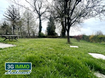 Vous recherchez du calme, de la surface, des volumes et de l'authenticité à proximité des frontières dans un secteur convoité ?
3G Immo Lambermont vous propose en Exclusivité à Lexy, une MAISON BOURGEOISE très lumineuse de 175m² habitables avec 6 CHAMBRES, un grenier aménageable plus un sous-sol complet. Situation exceptionnelle au calme absolu et proche de toutes les commodités.

Dès le couloir l'entrée, nous retrouvons les archétypes des maisons bourgeoises (plancher chêne, hauteur des plafonds etc). Le rez-de-chaussée se compose d'une pièce de vie très lumineuse de 37m² sur parquet chêne et cheminée, d'un bureau (ou chambre), d'une cuisine et d'une salle d'eau (douche italienne et Wc) rénovée en 2024. 
Au premier étage, un vaste palier distribue 4 chambres (10,1 / 11,3 / 18 et 19,2m² !), un Wc séparé et une salle de bain avec baignoire. 
Le dernier niveau se compose de la 6ème chambre de 17,4m² et d'un grenier (isolation posée et électricité tirée) de 58m² avec sa superbe charpente, qui laissera pleinement parler vos souhaits et envies : bureau, salle détente ou loisirs? 
Le sous-sol comprend un garage de 30m², une buanderie, une chaufferie et des rangements.

Cette maison jumelée est bâtie sur un terrain d'environ 550m² avec terrasse arrière, dans un environnement très calme et verdoyant en restant proche de toutes les commodités.

D'un point de vue technique, les huisseries sont en DV PVC, la toiture est en tuile, l'électricité est aux normes, le chauffage est assuré par une chaudière fuel et une cheminée dans la pièce de vie et tous les mitigeurs et Wc ont été changés en 2025.

Pour toutes demandes de renseignements et/ou visite :
Grégory 06 42 85 79 02
Chers confrères, je pratique l'interagence