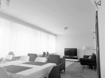 Bel et lumineux appartement situé dans une rue très calme.
Se compose d'un gran salon avec salle à manger, deux chambres à coucher de +/- 20 et 12m2 salle de bain et wc sépare ainsi qu'une cuisine séparée et équipe, cave et garage.
Disponible à partir de septembre 2018.
Loyer: 1400
Provisions sur charges 200eur
Garantie : 2800eur
Frais d'agence: 1400eur plus tva
Pour plus d'informations 691080103