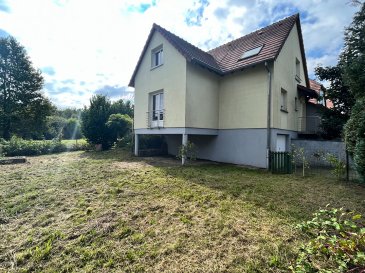 MAISON SCHWEIGHOUSE-SUR-MODER - 4 pièce(s) - 130m2. Agréable  maison 4/5 pièces de 130 m² sur un terrain clos de 5 ares. 
Au rez-de-chaussée : un hall d'entrée avec un placard, une salle d'eau, un bureau, une cuisine équipée avec accès terrasse, un spacieux séjour/salle à manger et un wc.
A l'étage : 3 Belles chambres et une salle de bain avec wc.
Au sous-sol : Un garage, une cave, une buanderie.
Chauffage au gaz de ville.