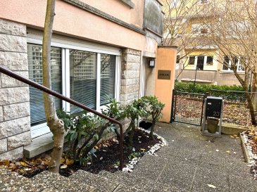 Kloé Immobilier a le plaisir de vous présenter ce bureau situé 23, rue Charles Arendt, Luxembourg-Belair.

Caractéristiques principales :
- Surface : 31 m²
- Aménagement : Divisé en 2 espaces bureaux 
- Équipements : Douche et WC 

Cet espace fonctionnel est parfait pour professionnels ou indépendants souhaitant bénéficier d'un cadre de travail moderne et agréable.

Pour plus d'informations ou pour organiser une visite, n'hésitez pas à me contacter !