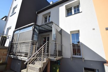 En Exclusivité ImmoHouse vous propose cette magnifique maison mitoyenne idéalement située à Esch sur Alzette.

Sur un terrain de 1,45ares et une surface de 160m² cette charmante maison se compose de :

au rez de chaussée:
- Un agréable hall d'entrée
- Un salon/salle à manger avec accès terrasse et jardin
- Une cuisine équipée ouverte sur la pièce de vie
- Un wc séparé

au 1er étage:
- Deux chambres à coucher avec dressing intégré
- Une salle de douche avec wc 

Au 2ème étage:
- Deux chambres à coucher
- Un salon
- Une salle de bain avec wc et fenêtre

Au sous-sol:
- Une chambre ou bureau
- Une cuisine d'été
- Une buanderie
- Une cave
- Une salle de bain
- Espace chaufferie

A cela s'ajoutent: un garage avec parking extérieur, une superbe terrasse avec jardin plein sud.

Contactez nous pour plus d'informations.