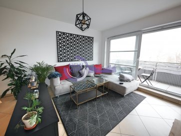 L'agence New Keys vous propose à la vente ce superbe appartement 1 chambre de 55 m2  /- avec balcon.
Idéalement situé au 3e étage avec ascenseur dans une résidence très bien entretenue de 2008.

L'appartement se présente de la manière suivante :

- Cuisine équipée ouverte sur le living ( 37m2  /-)
- 1 chambre avec dressing ( 12m2  /-)
- Une salle d'eau ( 5m2  /-)
- Un balcon ( 5m2  /-)

Pour compléter ce bien, vous profiterez d'un emplacement intérieur, d'une cave, ainsi qu'une buanderie commune.

Faibles charges.

Proche de toutes commodités : crèche, Lycée technique, Cactus, restaurants, etc.
Transport/bus : les lignes de bus 7, 15, 30, 31 desservent le quartier de Bonnevoie. Gare à 5 minutes à pied.

Pour plus d'informations et/ou visites, veuillez nous contacter au 27 99 86 23 ou par e-mail à l'adresse info@newkeys.lu

Les prix s'entendent frais d'agence de 3 % TVA 17 % inclus dans le prix et payable par le vendeur.

Nous recherchons en permanence pour la vente et pour la location des appartements, maisons, terrains à bâtir etc pour notre clientèle déjà existante.
N'hésitez pas à nous contacter si vous avez un bien pour la vente ou la location.
Estimation gratuite.



Ref agence :B5003374