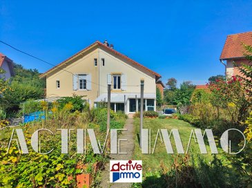 Maison Hayange Bellevue 123 m2. EN EXCLUSIVITÉ ! CITE BELLEVUE !

Sur la commune d'Hayange, idéalement placée au sein du quartier Bellevue, devenez propriétaire de cette charmante maison soignée et très bien entretenue, mitoyenne d'un côté de plus de 123 m² édifiée sur un terrain de 4,38 ares.

Au rez de chaussé surélevé, vous disposez de 2 pièces de vie de 17 m² chacune, avec la possibilité de les réunir pour créer un pièce de vie ouverte de plus de 34 m², communiquant sur la cuisine indépendante, entièrement rénovée, donnant un double accès à la véranda de 2016, offrant ainsi 19 m² supplémentaires, parfaits pour profiter des extérieurs tout au long de l'année.
La véranda dispose d'une entrée sécurisée par l'extérieur (sur le côté de la maison), et donne accès au jardin joliment arboré avec son cabanon, ainsi qu'à la terrasse.
Pour votre confort vous trouverez également  un wc au rdc et un accès à la cave (accessible également par les extérieurs) qui propose un espace buanderie et un espace de stockage/garde manger.

A l'étage, vous découvrirez 2 spacieuses chambres et 1 pièce aménagée en dressing (pouvant faire office de coin bureau), ainsi qu'une salle d'eau avec wc et cabine de douche. 
Au 2éme étage, les combles ont été aménagés en bureau avec espace de stockage et de création. Ils pourraient aisément devenir une ou deux chambres supplémentaires, selon vos besoins et envies.

Vous bénéficiez d'une facilité de stationnement sur le côté de la maison grâce à une allée privative goudronnée permettant de garer 2 véhicules en enfilade. En complètement, il est possible d'acquérir en sus un garage à toute proximité de la maison si besoin.

DV PVC / VOLETS roulant + battant / CHAUDIÈRE GAZ Condensation 2024 / FAÇADE refaite avec revêtement anti-pluie /  Toiture Tuiles entretenue / Tout à l'égout / FIBRE Optique

DPE réalisé le 09/09/2025 : logement classé D pour 186kwh/m²/an ainsi que D pour les émissions de gaz à effet de serre pour 40 kg co²/m²/an.
Montant estimé des dépenses annuelles d'énergie pour un usage standard : entre 2 050€ et 2 810€ par an. Prix moyens des énergies indexés sur l'année 2021, 2022, 2023 (abonnements compris)
Les informations sur les risques auxquels ce bien est exposé sont disponibles sur le site Géorisques : www.georisques.gouv.fr ».

A VISITER SANS TARDER ! 
Frais d'agence à charge vendeur
Votre conseiller Immobilier : Marie PETITFRERE : 06 95 67 68 76