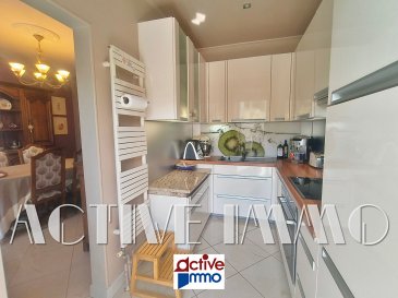 Maison Hayange Bellevue 123 m2. EN EXCLUSIVITÉ ! CITE BELLEVUE !

Sur la commune d'Hayange, idéalement placée au sein du quartier Bellevue, devenez propriétaire de cette charmante maison soignée et très bien entretenue, mitoyenne d'un côté de plus de 123 m² édifiée sur un terrain de 4,38 ares.

Au rez de chaussé surélevé, vous disposez de 2 pièces de vie de 17 m² chacune, avec la possibilité de les réunir pour créer un pièce de vie ouverte de plus de 34 m², communiquant sur la cuisine indépendante, entièrement rénovée, donnant un double accès à la véranda de 2016, offrant ainsi 19 m² supplémentaires, parfaits pour profiter des extérieurs tout au long de l'année.
La véranda dispose d'une entrée sécurisée par l'extérieur (sur le côté de la maison), et donne accès au jardin joliment arboré avec son cabanon, ainsi qu'à la terrasse.
Pour votre confort vous trouverez également  un wc au rdc et un accès à la cave (accessible également par les extérieurs) qui propose un espace buanderie et un espace de stockage/garde manger.

A l'étage, vous découvrirez 2 spacieuses chambres et 1 pièce aménagée en dressing (pouvant faire office de coin bureau), ainsi qu'une salle d'eau avec wc et cabine de douche. 
Au 2éme étage, les combles ont été aménagés en bureau avec espace de stockage et de création. Ils pourraient aisément devenir une ou deux chambres supplémentaires, selon vos besoins et envies.

Vous bénéficiez d'une facilité de stationnement sur le côté de la maison grâce à une allée privative goudronnée permettant de garer 2 véhicules en enfilade. En complètement, il est possible d'acquérir en sus un garage à toute proximité de la maison si besoin.

DV PVC / VOLETS roulant + battant / CHAUDIÈRE GAZ Condensation 2024 / FAÇADE refaite avec revêtement anti-pluie /  Toiture Tuiles entretenue / Tout à l'égout / FIBRE Optique

DPE réalisé le 09/09/2025 : logement classé D pour 186kwh/m²/an ainsi que D pour les émissions de gaz à effet de serre pour 40 kg co²/m²/an.
Montant estimé des dépenses annuelles d'énergie pour un usage standard : entre 2 050€ et 2 810€ par an. Prix moyens des énergies indexés sur l'année 2021, 2022, 2023 (abonnements compris)
Les informations sur les risques auxquels ce bien est exposé sont disponibles sur le site Géorisques : www.georisques.gouv.fr ».

A VISITER SANS TARDER ! 
Frais d'agence à charge vendeur
Votre conseiller Immobilier : Marie PETITFRERE : 06 95 67 68 76