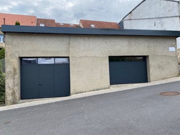 Garage pour 3-4 voitures, eau, électricité,raccord canal,
Nouvelle toiture ,nouvelles portes sectionelles,etc.