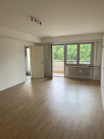 Studio lumineux à louer à Luxembourg-Hollerich.

(41, Boulevard Dr Charles Marx)

En location, un bel appartement non-meublé, situé au 2e étage (avec ascenseur) à Luxembourg-Gare, idéalement situé et proche de toutes commodités.

L'appartement dispose de +/- 44m2 habitables avec un balcon couvert de 5m2 en plein coeur de la Ville de Luxembourg, à 15 minutes de l'arrêt du Tram, arrêt de bus à 40 mètres et à 15 minutes de la Gare de Luxembourg.

Le bien se compose comme suit:

un hall d'entrée avec placard intégré,
un WC séparé,
une salle de douche,
un spacieux salon avec living avec accès balcon,
une cuisine entièrement équipée avec accès au balcon,
une buanderie privée,
une cave privée.

Disponibilité: de suite

Loyer: 1.500€

Charges: 180€ / mois

Caution: 2 x le loyer,

Durée du bail: minimum 1 an avec tacite reconduction

Équipements techniques:

Porte d'entrée sécurisée,
Fibre optique,
Vidéophone,
Double vitrage avec châssis de fenêtre en PVC,


Commission d'agence est à charge du locataire et propriétaire et s'élève à un mois de loyer + 17% TVA.

Pour tout renseignement complémentaire, prière de contacter le +352 621 577 770