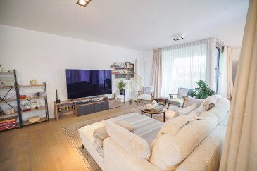 Situé à Niederkorn, à proximité immédiate du la réserve naturelle Giele Botter et des commodités qu'offre la commune, cet appartement contemporain de 125m² avec deux terrasses, prend place au dernier étage d’une copropriété avec ascenseur.

Entièrement aménagé avec soin, l’appartement se distingue par la générosité de ses volumes, sa circulation fluide et sa luminosité omniprésente. 
Le séjour, aux larges ouvertures, bénéficie d’une triple exposition qui baigne l’espace de lumière naturelle. 
La cuisine contemporaine, ouverte sur la pièce de vie, a été pensée comme un lieu de convivialité. 

Côté nuit, la suite parentale dispose d’une salle de bain privative et d'un grand dressing, tandis que l'autre chambre partage une seconde salle d’eau fonctionnelle et indépendante.

À l’extérieur, les deux terrasses constituent un véritable prolongement du séjour. L’environnement résidentiel, calme et verdoyant, permet de profiter d’un cadre de vie paisible tout en restant connecté aux transports en commun et aux commerces du quartier.

Un bien rare en dernier étage, conjuguant confort, élégance et modernité, dans un secteur recherché.

L’appartement est complété par :
• Deux emplacements intérieurs,
• Deux caves privatives.

Nous restons à votre disposition pour tout renseignement complémentaire ou visite des lieux au 28 66 39 1.
Les prix s'entendent frais d'agence + TVA inclus

 ---------- 
In Niederkorn, in unmittelbarer Nähe des Naturschutzgebietes Giele Botter und den Annehmlichkeiten der Gemeinde, befindet sich diese 125m² große Wohnung mit zwei Terrassen im obersten Stockwerk einer Wohnanlage mit Aufzug.

Die Wohnung wurde mit Sorgfalt eingerichtet und zeichnet sich durch ihre großzügigen Räume, die fließende Zirkulation und die allgegenwärtige Helligkeit aus. 
Das Wohnzimmer mit seinen großen Öffnungen profitiert von einer dreifachen Ausrichtung, die den Raum mit natürlichem Licht durchflutet. Die moderne, zum Wohnraum hin offene Küche wurde als Ort der Geselligkeit konzipiert. Die Mastersuite verfügt über ein eigenes Badezimmer und einen großen Ankleideraum, während sich das andere Schlafzimmer ein zweites funktionales und unabhängiges Badezimmer teilt.

Im Außenbereich bilden die beiden Terrassen eine echte Verlängerung des Wohnzimmers. Die ruhige und grüne Wohnumgebung ermöglicht es Ihnen, ein friedliches Leben zu genießen und gleichzeitig an die öffentlichen Verkehrsmittel und die Geschäfte des Viertels angebunden zu sein.

Eine seltene Immobilie in der obersten Etage, die Komfort, Eleganz und Modernität in einem gefragten Sektor vereint.

Die Wohnung wird vervollständigt durch :
- Zwei Innenstellplätze,
- Zwei private Keller.

Für weitere Informationen oder eine Besichtigung stehen wir Ihnen gerne unter 28 66 39 1 zur Verfügung.
Die Preise verstehen sich inklusive Maklergebühren + MwSt.

 ---------- 
Located in Niederkorn, in the immediate vicinity of the Giele Botter nature reserve and all amenities, this contemporary 125m² apartment with two terraces is on the top floor of a condominium with elevator.

Entirely furnished with care, the apartment is distinguished by its generous volumes, fluid circulation and omnipresent luminosity. The living room, with its large windows, benefits from a triple exposure that bathes the space in natural light. The contemporary kitchen, open to the living area, has been designed as a convivial space. At night, the master bedroom has its own private bathroom and large dressing room, while the other bedroom shares a second, functional and independent shower room.

Outside, the two terraces are a true extension of the living room. The quiet, leafy residential environment offers a peaceful living environment with easy access to public transport and local shops.

A rare top-floor property, combining comfort, elegance and modernity, in a sought-after area.

The apartment comes complete with :
- Two interior parking spaces,
- Two private cellars.

For further information or to visit the property, please call 28 66 39 1.
Prices include agency fees + VAT.