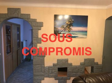 Beau Duplex à Esch-sur-Alzette au premier étage avec une surface habitable de 75m2 y comprenant :

- Un hall d'entrée,
- Un living,
- Une cuisine équipée 
- Deux chambre à coucher
- Une salle de bain
- Une buanderie commune

La toiture a été refaite en 2015, les fenêtres (double vitrage en 2012)

Description de la situation :
Le Duplex se situe à proximité de toutes les commodités (commerce, autoroute, gare, bus, écoles, etc)

Pour tout complément d‘information, n'hésitez pas à nous contactez par téléphone sous les numéros suivants: 691 666 415, 691 666 471 
Nous sommes également disponibles pour organiser les visites le samedi et les dimanches! 7/7

Nous sommes, en permanence, à la recherche de nouveaux biens à vendre (des appartements, des maisons et des terrains à bâtir) pour nos clients acquéreurs.