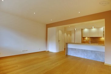 Appartement lumineux en location au centre d'Esch-sur-Alzette.  

Situé au coeur d'Esch-sur-Alzette, à seulement 1 des transport en commun, cet appartement moderne et lumineux au 3ème étage avec ascenseur donnant directement accès à l'appartement, offre un cadre de vie idéal. Il comprend une chambre confortable, une cuisine équipée ouverte sur un séjour spacieux et convivial, parfait pour recevoir.  

L'appartement dispose également d'un WC séparé, d'une salle de douche fonctionnelle, ainsi que d'une cave pour le rangement. La buanderie accessible dans la cave ajoute un confort supplémentaire.  

Cet appartement est idéalement destiné à un couple souhaitant profiter du centre-ville avec toutes les commodités à proximité.

Pour toutes questions ou demandes d'informations, n'hésitez pas à nous contacter, nous serons toujours à votre service.

Agence ELSA'HOME à votre écoute pour la concrétisation de vos projets en toute confiance. 

----------------------------------------------------------------

Bright flat for rent in the centre of Esch-sur-Alzette.  

Located in the heart of Esch-sur-Alzette, just 1 minute from public transport, this modern and bright flat on the 3rd floor with a lift giving direct access to the flat offers an ideal living environment. It comprises a comfortable bedroom, a fitted kitchen opening onto a spacious and convivial living room, perfect for entertaining.  

The flat also has a separate WC, a functional shower room and a cellar for storage. The laundry room accessible in the cellar adds extra convenience.  

This flat is ideal for a couple who want to enjoy the city centre with all amenities nearby.

If you have any questions or require further information, please do not hesitate to contact us, we are always at your service.

ELSA'HOME Agency is at your service to help you realise your projects with complete confidence.