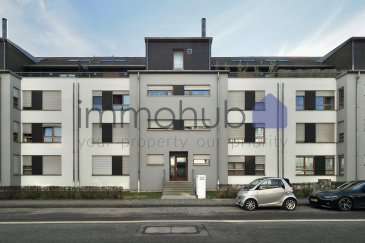 immohub, votre partenaire immobilier à Esch / Lallange, vous propose à la vente ce bel appartement situé au 2ème étage d'une résidence bien entretenue construite en 2002, au Boulevard Pierre Dupong à Esch-sur-Alzette, quartier Lallange.
D'une surface habitable d'environ 82,52 m², ce bien se distingue par son excellent état général et sa distribution fonctionnelle.

L'appartement se compose comme suit :
-Hall d'entrée : 4,80 m²
-WC séparé avec meuble sur mesure et buanderie : 4,05 m²
-Spacieux double séjour avec cuisine équipée ouverte : 44,10 m²
-Hall de nuit avec garde-robe sur mesure: 5,80 m²
-Chambre I : 10,40 m²
-Chambre II : 9,95 m²
-Salle de douche : 4,55 m²
-Balcon couvert de 6,00 m², accessible depuis le séjour

L'appartement se complète par:
-Garage box fermé
-Cave privative 2,63 m²

Équipements & caractéristiques :
-Double vitrage / Châssis en bois / Volets manuels
-Dalles en béton
-Chauffage au gaz
-Cuisine équipée ouverte
-Charges mensuelles : ± 200 €
-Classe énergétique (CPE) : E/E