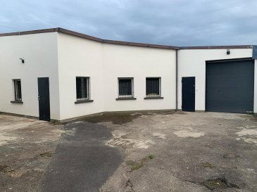 A LOUER - METZ / ACTIPOLE

Dans un ensemble immobilier professionnel;

Local d'activités ou local commercial récemment rénové:

d'une SURFACE TOTALE DE 310 M2 environ et composé d'une surface 