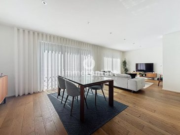 L'agence immobilière Immo-Contact vous propose ce magnifique appartement-duplex de standing de +/− 135m² de surface totale situé à Belvaux, commune de Sanem.

Il bénéficie d’une situation idéale au cœur de la ville, dans l’un des quartiers les plus prisés et calmes de la commune, à proximité immédiate de l’église. Vous profitez ici d’un environnement résidentiel agréable tout en restant proche de toutes les commodités, du Belval Plaza, de la forêt et des écoles. Un emplacement recherché, alliant praticité et qualité de vie.

L'appartement, au 1er et dernier étage d'une maison bi-familiale, se compose comme suit :

1er étage :
- Hall d'entrée avec placards encastrés
- Salon de +/− 44m² avec espace salle à manger et accès sur la terrasse exposé Sud-Ouest
- Cuisine équipée ouverte avec espace débarras
- Chambre à coucher de +/− 17m²  
- Salle de bain avec baignoire, douche à l'italienne, WC et fenêtre
- WC séparés

À l'étage :
- 2 chambres à coucher
- Salle de bain avec douche à l'italienne, WC et fenêtre

Une cave avec emplacement machine à laver, deux parkings intérieur dans un garage et un parking extérieur viennent compléter ce bien.

À savoir :
- Aucuns travaux à prévoir
- Parquet en bois de chêne
- Matériaux de standing
- Disponibilité immédiate

Visites possibles en semaine et le samedi.

Pour toute information, contactez-moi au +352 621 794 938.
Estimation gratuite de votre bien sous 48h : +352 26 311 992 ou info@immocontact.lu

 ---------- 
The estate agency Immo-Contact is pleased to present this magnificent luxury duplex flat with a total floor area of approximately 135m², situated in Belvaux, in the municipality of Sanem.

It enjoys an ideal location in the heart of the town, in one of the most sought-after and peaceful neighbourhoods of the municipality, right next to the church. Here, you can enjoy a pleasant residential environment whilst remaining close to all amenities, Belval Plaza, the forest and schools. A sought-after location, combining convenience and quality of life.

The flat, on the first and top floor of a semi-detached house, comprises the following:

First floor:
- Entrance hall with built-in cupboards
- Living room of approx. 44m² with dining area and access to the south-west facing terrace
- Open-plan fitted kitchen with storage area
- Bedroom of approx. 17m²  
- Bathroom with bath, walk-in shower, WC and window
- Separate WC

Upstairs:
- 2 bedrooms
- Bathroom with walk-in shower, toilet and window

A cellar with space for a washing machine, two indoor parking spaces in a garage and an outdoor parking space complete this property.

Key details:
- No renovation work required
- Oak parquet flooring
- High-quality fixtures and fittings
- Available immediately

For further information, please contact me on +352 621 794 938.
Free valuation of your property within 48 hours: +352 26 311 992 or info@immocontact.lu