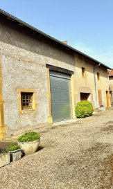 VIGY  : MAISON  125 000 EUR FAI.  A SAISIR grange d'environ 200 m2  avec maison à rénover d'environ 80 m2 de plateau et  un jardin  
 Contact : Bernard BLOCH 06.150.144.36