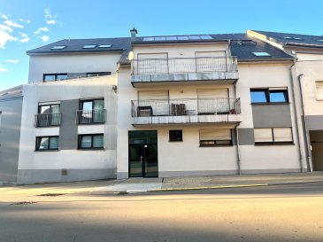MANSO IMMO vous propose à Rodange en exclusivité cet moderne et magnifique appartement de 2 chambres dans une résidence idéalement entretenue.

Dans un quartier en pleine expansion vous trouverez proche de toutes commodités une superbe occasion de vie supérieure. Cet appartement de 92m2 avec un beau balcon dont l'exposition solaire est idéale se trouve dans une résidence de 9 unités. Offrant aux nouveaux propriétaires tout confort et sécurité. Avec ses finitions de gamme supérieure, chauffage double flux, triple vitrage vous bénéficiez d'une qualité de vie agréable garantie.

Cet appartement de classe énergétique B se compose comme suit:

- Un hall / couloir d'entrée desservant toutes les pièces avec coin mudroom. Les 2 chambres sont lumineuses et équipées de multiples prises. La salle de douche est spacieuse avec simple vasque, une vaste douche garantissant un repos total si besoin. On ajoute un WC séparé.
La pièce majeure et plus importante dans cet appartement est sans aucun doute le salon / salle à manger ouvert sur une cuisine équipée et surtout opérationnelle. Cette pièce de +- 45m2 est lumineuse grâce aux deux baies vitrées et fenêtres et donne accès au balcon 6m2. Idéalement pour passer de bons moments en famille ou entre amis. La cuisine est cosy et équipée avec tous électroménagers nécessaires mais surtout fonctionnel à chaque amateur de cuisine.

On y ajoute à cette offre un incroyable garage fermé pouvant accueillir deux voire trois voitures en enfilade adaptés n'importe son hauteur. Offrant la possibilité de local stockage également.

En commun on aura un ascenseur, l'espace buanderie ainsi qu'un espace poubelles très bien organisé. La résidence dispose d'un local vélos également.

Toutes les indications sont basées exclusivement sur les informations mises à notre disposition par nos clients. Nous n'assumons aucune garantie quant à l'exactitude et l'actualité de ces indications.

Les prix affichés s'entendent frais d'agence inclus de 3% + 17%TVA. Les honoraires d'agence sont à charge des vendeurs.

Pour plus d'informations, photos ou convenir d'un rendez-vous, vous pouvez nous contacter au :
+352 24 51 33 79 info@mansoimmo.lu