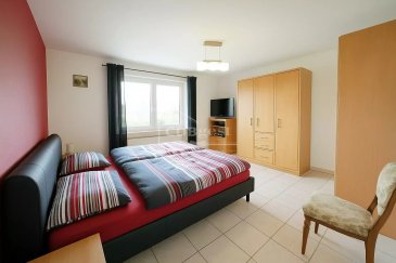 Un cadre de vie paisible – un véritable cocon familial
Située dans un quartier résidentiel calme et très prisé de Bascharage, cette maison isolée de 165 m² habitables offre un environnement verdoyant, sans vis-à-vis, parfait pour les familles à la recherche d’espace, de confort et de sérénité.
Caractéristiques principales :
•	4 chambres (possibilité d’en créer une 5áµ‰)
•	Cuisine spacieuse entièrement équipée avec accès direct à la terrasse
•	Séjour lumineux et généreux
•	Salle de bain + WC séparé
•	Belle terrasse ensoleillée donnant sur un jardin arboré et intime
•	Sous-sol complet avec fenêtres : idéal pour rangements, espace loisir, salle de jeux ou bureau
•	Grand garage pour 2 voitures
•	Grenier aménageable : beau potentiel supplémentaire
Les + :
Luminosité naturelle dans toutes les pièces
Quartier familial, calme et sécurisé
Proximité immédiate des écoles, commerces, infrastructures sportives, espaces verts, pistes cyclables et transports en commun
Curieux d’en savoir plus ?
Demandez des photos supplémentaires ou planifiez votre visite sans attendre !
Vous êtes intéressé(e) ?
Appelez-nous vite : (+352) 661 81 03 27 ou 28 80 28 80
On vous ouvre les portes de ce petit bijou !
Et si vous aussi vous avez un bien à vendre ou à louer ?
Confiez-le à CDBgest, membre de la Chambre immobilière du Grand-Duché de Luxembourg et de la Chambre de commerce. Une expertise locale, une estimation offerte et un accompagnement sur-mesure.
Découvrez toutes nos offres sur : www.cdbimmo.lu

***FOR SALE – Fully Detached House in Bascharage (165 sqm)
A peaceful lifestyle – the perfect family nest
Located in a quiet and highly sought-after residential area of Bascharage, this detached house offers 165 sqm of living space, surrounded by greenery and complete privacy. Ideal for families looking for space, comfort, and serenity.
Main features:
• 4 bedrooms (with potential to create a 5th)
• Spacious, fully equipped kitchen with direct access to the terrace
• Bright and generous living room
• Bathroom + separate toilet
• Sunny terrace overlooking a private, tree-lined garden
• Full basement with windows – perfect for storage, leisure area, playroom, or home office
• Large garage for 2 cars
• Convertible attic – great potential for additional space
Bonus points:
• Natural light throughout the house
• Safe, quiet, and family-friendly neighborhood
• Immediate proximity to schools, shops, sports facilities, green spaces, cycling paths, and public transport
Want to know more?
Request additional photos or book your visit today!
Interested?
Call us now: (+352) 661 81 03 27 or 28 80 28 80
We’ll gladly open the doors to this hidden gem!
Do you also have a property to sell or rent?
Entrust it to CDBgest, a proud member of the Real Estate Chamber and the Chamber of Commerce of the Grand Duchy of Luxembourg.
Local expertise, a free property valuation, and personalized guidance from start to finish.
Discover all our listings at: www.cdbimmo.lu