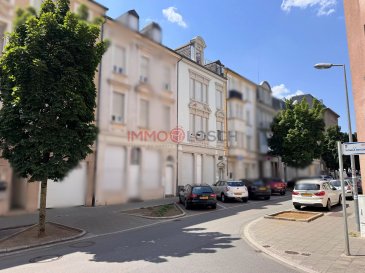 Immo Losch vous propose à la location ce charmant appartement rénové d’environ 59 m², disponible immédiatement.

Situé au troisième étage sans ascenseur d’un bel immeuble de caractère, entièrement rénové à l’intérieur comme à l’extérieur en 2021, cet appartement offre un cadre de vie agréable dans une rue calme d’Esch-sur-Alzette.

Son emplacement permet de profiter d’un environnement paisible tout en restant à proximité immédiate des commerces, des transports en commun, de la gare et de toutes les commodités du quotidien.

L’appartement se compose d’un espace de vie lumineux et fonctionnel comprenant un séjour ouvert sur une cuisine moderne entièrement équipée, créant ainsi une pièce conviviale et agréable à vivre.

La chambre à coucher dispose d’un espace dressing intégré. Une salle de douche ainsi qu’un WC séparé complètent l’espace intérieur.

Au sous-sol, les occupants bénéficient d’une cave privative d’environ 3 m² ainsi que d’un accès à une buanderie commune.

L’appartement dispose également d’un accès à un espace extérieur commun, idéal pour profiter d’un moment de détente.

Caractéristiques techniques :

fenêtres en PVC avec double vitrage ;
volets roulants motorisés ;
chauffage individuel au gaz ;
connexion Internet par fibre optique.

Ce bien conviendra parfaitement à une personne seule ou à un couple à la recherche d’un logement rénové, fonctionnel et idéalement situé à Esch-sur-Alzette.

Pour tout renseignement complémentaire ou pour organiser une visite, contactez Immo Losch :

Tél. : +352 26 53 26 11
E-mail : info@immolosch.lu

 ---------- 
Immo Losch bietet Ihnen diese charmante, im Jahr 2021 vollständig renovierte Wohnung von etwa 59 m² zur Miete an, sofort verfügbar.

Gelegen im dritten Stock ohne Aufzug in einem schönen, charaktervollen Gebäude, komplett innen sowie außen renoviert, bietet diese Wohnung ein angenehmes Wohnumfeld in einer ruhigen Straße in Esch-sur-Alzette.

Die Lage ermöglicht es, eine ruhige Umgebung zu genießen, während man gleichzeitig in der Nähe von Geschäften, öffentlichen Verkehrsmitteln, dem Bahnhof und allen täglichen Annehmlichkeiten bleibt.

Die Wohnung besteht aus einem hellen und funktionalen Wohnbereich mit einem offenen Wohnzimmer und einer modernen, voll ausgestatteten Küche, die einen gemütlichen und angenehmen Lebensraum schafft.

Das Schlafzimmer verfügt über einen integrierten Ankleideraum. Ein Duschraum sowie eine separate Toilette vervollständigen den Innenraum.

Im Untergeschoss haben die Bewohner Zugang zu einem privaten Kellerraum von etwa 3 m² sowie zu einem Gemeinschaftswaschraum.

Die Wohnung verfügt zudem über Zugang zu einem gemeinsamen Außenbereich, ideal, um eine entspannte Zeit zu genießen.

Technische Merkmale:

PVC-Fenster mit Doppelverglasung;
Motorisierte Rollläden;
Gaszentralheizung;
Internetanschluss per Glasfaser.

Dieses Objekt ist ideal für eine Einzelperson oder ein Paar, das eine renovierte, funktionale und optimal gelegene Unterkunft in Esch-sur-Alzette sucht.

Für weitere Informationen oder um einen Besichtigungstermin zu vereinbaren, kontaktieren Sie Immo Losch:

Tel.: +352 26 53 26 11
E-Mail: info@immolosch.lu

 ---------- 
Immo Losch offers for rent this charming renovated apartment of about 59 m², available immediately.

Located on the third floor without elevator in a beautiful characteristic building, fully renovated inside and out in 2021, this apartment offers a pleasant living environment in a quiet street of Esch-sur-Alzette.

Its location allows you to enjoy a peaceful environment while remaining in close proximity to shops, public transport, the train station, and all daily amenities.

The apartment consists of a bright and functional living space including a living room open to a fully equipped modern kitchen, creating a friendly and pleasant living space.

The bedroom has an integrated dressing area. A shower room and a separate WC complete the interior space.

In the basement, residents benefit from a private cellar of about 3 m² and access to a communal laundry room.

The apartment also has access to a common outdoor space, ideal for relaxing.

Technical features:

PVC windows with double glazing;
Motorized roller shutters;
Individual gas heating;
Fiber optic internet connection.

This property will be perfect for a single person or a couple looking for a renovated, functional, and ideally located accommodation in Esch-sur-Alzette.

For any additional information or to arrange a visit, contact Immo Losch:

Tel.: +352 26 53 26 11
Email: info@immolosch.lu

 ---------- 
Immo Losch proposéiert Iech dëst charmant renovéiert Appartement vun ongeféier 59 m² zur Loun, direkt disponibel.

Lügt am drëtten Stack ouni Lift an engem schéine Charaktergebai, komplett bannen an baussen 2021 renovéiert, bitt dësen Appartement eng agreabel Liewensraum an enger roueger Strooss zu Esch-Uelzecht.

Seng Placéierung erlaabt et, eng roueg Ëmgéigend ze genéissen, wärend engem direkt no bei de Geschäfter, ëffentlechen Transport, dem Gare an alle Komfort vum Alldag ass.

Den Appartement besteet aus engem liichte an funktionnelle Liewensraum mat engem opene Wunnzëmmer op eng modern voll ausgestatt Kichen, wat eng gemittlech an agreabel Plaz schaaft.

D'Schlofkummer huet en integréierte Kleederschaf. Eng Duschzëmmer an eng getrennte Toilette kompletéieren den bannenzege Raum.

Am Källerréimesch profitéieren d'Bewunner vun enger private Kierch vun ongeféier 3 m² an engem Zougang zu enger gemeinsame Wäschzëmmer.

Den Appartement huet och e Zougang zu engem gemeinsame baussen Raum, ideal fir eng Paus ze genéissen.

Technesch Charakteristiken:

PVC Fënsteren mat duebelen Verglazung;
motoriséiert Rolllueden;
individuell Gasheizung;
Internetverbindung duerch Liichtfaser.

Dës Immobilie ass ideal fir eng eenzel Persoun oder e Koppel, déi eng renovéiert, funktionell a gutt placéiert Wunneng zu Esch-Uelzecht sicht.

Fir weider Informatiounen oder eng Visitt ze organiséieren, kontaktéiert w.e.g. Immo Losch:

Tel.: +352 26 53 26 11
E-Mail: info@immolosch.lu
