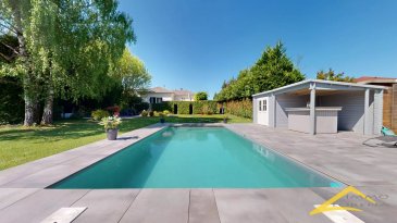 L'agence IMMOLORENA de Pétange partenaire de la CHAMBRE IMMOBILIERE DE LUXEMBOURG a choisi pour vous une superbe Villa libre de 4 côtés (+- 190 m2) sur un Terrain de 24,96 ares,) avec piscine chauffée, située à 15 minutes de Luxembourg. La maison a été construite dans les années 80 et complètement rénovée entre 2022 et 2023 avec belles finitions de haute gamme. Situation calme et verdoyante situé à Cosnes et Romain (FR), à proximité des transports en commun, écoles et de toutes commodités, il se compose comme suit:

LES PIECES A VIVRE
Le hall d'entrée de 4,26 m2
La pièce à vivre de 55,61 m2 équipée d'une cheminée au bois avec distributeur de chaleur dans toutes les pièces et une mezzanine de  10,28 m2 au sol aménagée en coin lecture et/ou bureau.
La cuisine séparée toute équipée de 10,74 m2 donnant accès  à la terrasse et au jardin  
La terrasse de 66,14 m2, jardin et la magnifique piscine chauffée
 

LES PIECES DE NUIT
Le hall de nuit de 4,57 m2 amenant à:
1ère chambre de 11,51 m2
2ème chambre 11,78 m2
Un wc séparé de 1,78 m2
3ème chambre de 12 m2 avec une armoire encastrée 
La salle de douche de 6,45 m2 équipée d'une douche italienne

AU SOUS-SOL

Un couloir de 8,21 m2
Le hall de nuit de 9,63 m2 amenant à:
Une chambre de 14,46 m2
Une salle de bain de 5,23 m2 avec douche italienne
Deuxième chambre de 10,34 m2
Le garage de 24,43 m2
La buanderie ainsi que le local technique faisant 5,02 m2


CARACTERISTIQUES DE LA MAISON::

Toiture en tuiles en très bonne état
Système alarme détecteur de mouvement 
Piscine construite en 2024 avec pompe à chaleur et équipée d'un volet électrique 
Chaudière au gaz daikin 
Pompe à chaleur kaysun
Fenêtres en PVC équipées de Volets électriques 
Taxe foncière: 1276 euros
DPE: C.A

Pas de frais d'agence pour le futur acquéreur

A VOIR ABSOLUMENT!!!!

Pour tout contact:
Joanna RICKAL: 621 36 56 40
Vitor Pires: 691 761 110

L'agence ImmoLorena est à votre disposition pour toutes vos recherches ainsi que pour vos transactions LOCATIONS ET VENTES au Luxembourg, en France et en Belgique.