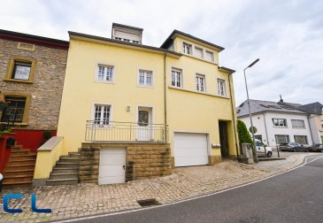 Spacieuse maison familiale de 7 chambres avec espace indépendant à Wormeldange

Nous avons le plaisir de vous proposer en exclusivité cette spacieuse maison familiale située au coeur de Wormeldange, dans un cadre privilégié au sein de la vallée de la Moselle.
Bénéficiant d'une vue agréable sur les vignes et la Moselle, cette propriété offre de beaux volumes, 7 chambres au total, ainsi qu'un espace de vie indépendant particulièrement intéressant pour une grande famille souhaitant préserver l'intimité de chacun tout en vivant sous le même toit.
La maison est en excellent état général et immédiatement habitable, sans travaux à prévoir.
Un intérieur généreux et fonctionnel

Au rez-de-chaussée :
Hall d'entrée
Salon
Salle à manger
WC séparé
Cuisine neuve avec accès direct à la terrasse et au jardin

L'extérieur a été aménagé pour profiter pleinement des beaux jours, avec un espace barbecue, un four à pizzas et un espace grillades, idéal pour partager des moments conviviaux en famille ou entre amis.

Au premier étage :
2 grandes chambres à coucher
Une salle de bains

Au sous-sol :
Grande cave
Chaufferie
Garage

L'un des principaux atouts de cette propriété réside dans son espace indépendant, récemment et entièrement rénové. Il se compose :
D'une cuisine ouverte sur le salon
D'une chambre à coucher
D'une salle de douche

Cette espace constitue une véritable opportunité pour une famille nombreuse souhaitant offrir davantage d'indépendance à l'un de ses membres. Il  peut également convenir à un adolescent, à un proche ou encore être utilisé comme espace privé pour recevoir famille et amis.

Cette configuration permet ainsi de vivre ensemble tout en conservant chacun son propre espace de vie.

Un cadre de vie privilégié à Wormeldange.
Situé au coeur de la vallée de la Moselle, Wormeldange offre un environnement agréable et paisible, particulièrement apprécié pour sa qualité de vie, ses paysages viticoles et sa proximité avec la nature.

La commune dispose notamment de l'école précoce, de l'école maternelle, de l'école primaire et de la maison relais, regroupées sur un même site, un véritable avantage pour les familles.

La situation géographique est également intéressante, avec un accès rapide aux principaux axes routiers et à environ 8 km de l'autoroute A1, permettant de rejoindre facilement Luxembourg-Ville ainsi que la frontière allemande.

Un maison aux nombreuse possibilités.
Avec ses 7 chambres, ses beaux volumes, son extérieur aménagé et son espace de vie indépendant, cette propriété répond parfaitement aux besoins d'une grande famille à la recherche d'espace, de confort et d'intimité.

Une maison familiale rare par sa configuration, offrant la possibilité de vivre nombreux tout en conservant son indépendance, dans un cadre privilégié au coeur de la Moselle

A découvrir sans tarder.

Pour toute demande de visite ou informations complémentaires, n'hésitez pas à nous contacter au 265341 ou directement notre agent Mme VAZ au 621 283 844 ou par mail au
 lisa.vaz@cl-immo.lu.
Les frais d'agence sont inclus dans le prix de vente et sont à charge du vendeur.