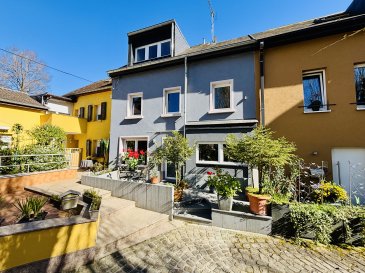 Le Bureau Immobilier Loewen-Kill présente à la vente cette maison mitoyenne, implantée dans une impasse de Luxembourg-Dommeldange, se composant comme suit:

Rez-de-chaussée:
.Salon/Salle à manger avec cuisine ouverte permettant d'accéder à une petite cour intérieure
.WC séparé
.Chaufferie

Au premier étage:
.Grand palier pouvant servir de bureau
.Chambre parentale avec salle de bains attenante, bénéficiant d'un emplacement pour le lave-linge

Au second étage:
.Chambre
.Salle de douche avec WC

La maison a fait l'objet de travaux de rénovations, notamment:
.Toiture (environ 15 ans)
.Chaudière au gaz (2012)
.Fenêtres en double vitrage
.Peintures et sols

Nous sommes à votre disposition pour tout renseignement complémentaire et un rendez-vous de visite:
contact@loki.lu
00352 691 93 22 02

Les honoraires de négociation sont à la charge du vendeur.