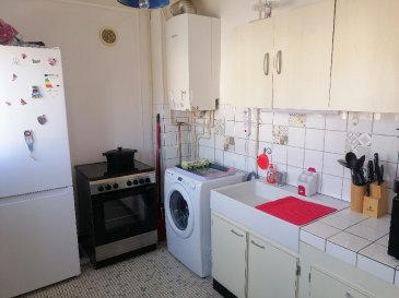 APPARTEMENT F3 JARNY CENTRE .  A louer appartement F3 situé au 1er étage d'une surface de 54.50 m2  comprenant entrée, wc, salle de bains, deux chambres, cuisine , séjour, cave et place de parking
 DPE E  chauffage individuel au gaz   LOYER 500 EUR + CHARGES 30 EUR   DEPOT DE GARANTIE 500 EUR    
 N'hésitez pas à nous contacter au  06.21.75.88.18 pour tous renseignements ou visites  