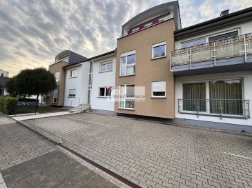 IMMO EXCELLENCE vous propose en exclusivité ce charmant duplex de ±128,42 m² habitables situé à Eisenborn.

Situé dans un environnement paisible à seulement 20 minutes de Luxembourg-Ville, ce spacieux duplex, d'une surface utile d'environ 137 m², se trouve aux 1er et 2ème étages d'une petite résidence bien entretenue.

Le duplex se compose comme suit : Au 1er étage vous trouvez : Un spacieux hall d'entrée comprenant un placard intégré sur mesure en-dessous des escaliers  (±11,93 m²), un WC séparé (±1,70 m²), un pratique débarras  (±5,09 m²), une moderne cuisine entièrement équipée comprenant des appareils de marque SIEMENS ainsi qu'une plaque de travail en granit (±16,59 m²) un grand séjour lumineux en double espace (±31,68 m²), avec accès à un balcon (±4,91 m²) orienté de façon agréable offrant de magnifiques vues bien dégagées sur les champs.

Au 2ème étage vous trouvez  : Un hall de nuit (±5,57 m²), une grande chambre à coucher  comprenant un placard intégré ainsi que du parquet en chêne massif ( ±19,69 m² ), une deuxième chambre à coucher comprenant également un placard intégré et munie d'un recouvrement de sol en parquet chêne massif  (  ±21,47 m² )^, ainsi qu'une spacieuse salle de douche avec des installations modernes (±13,13 m²).

Ce magnifique duplex dispose encore de deux emplacements de parking intérieurs ainsi que d'une cave privative (±5 m²).

Les finitions de ce duplex sont modernes et soignées.

Eisenborn, commune de Junglinster ? à proximité de toutes commodités et des grands axes. Un cadre verdoyant, idéal pour les familles ou les personnes recherchant un compromis entre ville et campagne.

Un bien de charme à visiter sans tarder !

Pour plus d'informations ou pour organiser une visite, contactez-nous dès maintenant.