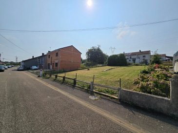 Idéalement situé sur la commune de Neufchef (cité artisanale),

Terrain constructible à viabiliser d'une surface 4 ares 06 centiares: 

- 15 mètres de façade 
- 25 mètres de profondeur

Toutes les demandes d'autorisation sont en cours.

L'arrière du terrain est plein sud.

Libre de tous constructeurs.

Monsieur Lieber
06-07-84-45-51



