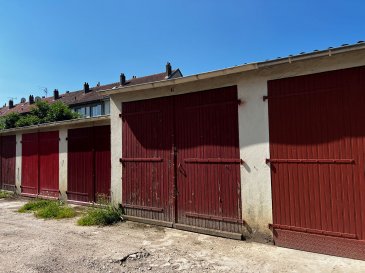 Garage à Montigny-Lès-Metz. Grand garage de 21 m², situé rue Nomeny à MONTIGNY-LES-METZ.
Belle hauteur, pas de copropriété.