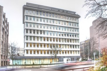 B&C Immobilière vous propose à la location ces bureaux idéalement situés au 22-24 Boulevard Royal.

Possibilité de diviser le plateau en deux parcelles. 
Possibilité de louer 2 places (à 370€ HT/parking) en sous-sol.
Possibilité de louer une salle d'archives au -1 pour le prix de 17,5€/M2/HT.

Contact : 00 352 28 794 757
00 352 671 050 392