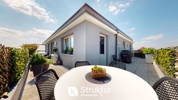 .  À vendre à YUTZ : attique d'exception de 5 pièces de 110 m2 avec terrasses de 57m2.
 Dans une résidence contemporaine de 2018, découvrez ce magnifique appartement en attique baigné de lumière aux prestations haut de gamme et aux volumes généreux.     Un hall d'entrée équipé de placards intégrés vous accueille et vous mène à un espace de vie lumineux, parfaitement agencé et climatisé.
 La cuisine ouverte entièrement équipée séduit par ses équipements et ses finitions : plan de travail en granit noir, électroménager intégré (Hotte, réfrigérateur US, induction, hotte, four, micro-onde, Lave-vaisselle, cave à vin), un bar convivial pour les repas.
   Le séjour spacieux et lumineux s'ouvre sur une sublime terrasse de 51 m2 partagée avec la cuisine et la salle et la suite parentale . Un véritable prolongement de l'espace de vie, idéal pour recevoir, jardiner ou simplement profiter du soleil.
 Côté nuit, une chambre parentale généreuse avec accès direct à la terrasse principale.  et deux autres chambres avec placards dont une bénéficient d'un accès à une seconde terrasse de 6,40 m2.
 Une buanderie fonctionnelle et meublé parfaite pour l'organisation du quotidien.   Un wc séparé avec lave-main complète ce bien pensé dans les moindres détails.
 Confort absolu : Climatisation, excellente isolation thermique et phonique, exposition idéale pour un ensoleillement toute la journée.
 En annexe vous retrouverez un cellier privatif et un garage fermé pour stationner en toute sécurité.
 Situation idéale, dans un quartier résidentiel calme et recherché à proximité immédiate des commodités (écoles commerce et services de santé...). Accès autoroutier A31/ 30 à quelques minutes pour rejoindre Luxembourg Metz...   La gare de Thionville se trouve seulement à 10 min facilitant vos trajets quotidiens ou escapade en train.
   Un appartement rare alliant confort élégance et fonctionnalités . une belle opportunité pour les amateurs d'espaces extérieurs sans compromis sur la modernité.
  
 Caractéristiques :
 Chauffage collectif par le sol, espace de vie climatisé, Volets électriques, Cuisine équipée ( Plan de travail en granit noir, Four et micro-onde DE DIETRICH, Induction SIEMENS, Réfrigérateur US, Lave-vaisselle SIEMENS, hotte) Salle de bains meublée (Meuble sous vasque et rangements, Buanderie meublée, 2 chambres avec dressing.
  
 DPE : B/C
 Quote part charges annuelles : 3718 EUR (eau chaude et Chauffage inclus)
 Nombre de lots principaux : 34
 Syndic Professionnel - Pas de procédure en cours