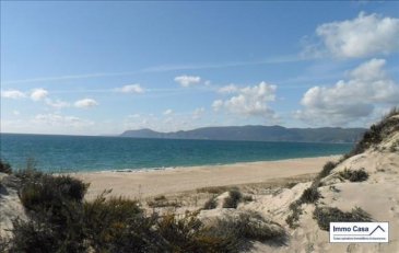 Portugal - Setubal (Troia) 

AVEZ ûVOUS DÉJÀ PENSÉ À AVOIR UNE MAISON AU PORTUGAL? 

Si vous y passez déjà des vacances, pourquoi ne pas y élire domicile?
En plus toutes les raisons que vous connaissez déjà, sachez que le Portugal offre des conditions attractives pour votre achat, qu‘il soit à titre personnel ou pour investissement.

Vous vivez dans un pays avec une grande variété de paysages et d‘environnement à courtes distances, plages avec étendus de sable à perte de vue, montagnes et de plaines dorées, villes cosmopolites et un patrimoine millénaire.

Saviez-vous que nombres d‘heures de soleil arrive à  atteindre les 3300heures au sud du pays et 1600heures au nord, ce qui correspond aux chiffres les plus élevés en Europe ?
Sans oublier les avantages fiscaux pour les pensionnés qui veulent habiter au Portugal.
Pas de taxe sur le revenu pendant 10 ans.

Immo Casa vous propose plus de 500 biens au Portugal des appartements de 75m2 au prix de 50.000Eur à la Villa de 500m2 au prix de 3.500.000Eur, dans des endroits très prisés du Portugal. Financements à 90% par une institution financière Portugaise.

Du Nord au Sud du Portugal en passant par le Centre et le Littoral, des maisons et appartements dans des villes à l‘intérieur, comme des maisons et appartements au bord de la mer. 

Quelques villes, Braga, Porto, Coimbra, Nazaré, Figueira da Foz, Campo-Maior, Portalegre, Setúbal(Troia), Lisboa, Cascais, Estoril, Faro, Olhão, Albufeira et beaucoup d‘autres.

Vous pouvez nous envoyer votre recherche quelle type de bien et votre budjet et on se fera un plaisir à vous le trouver.

Ref agence :SA1905636