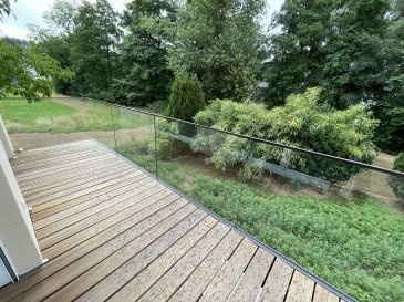 L'Immobilière de l'Attert vous propose ce magnifique duplex situé dans une résidence dans le village d'Everlange.

Le duplex de +/- 122m² situé au 1er et 2ème étage se compose de:

Niveau 1:
- beau hall d'entrée
- wc séparé
- 1 chambre à coucher ou bureau
- beau séjour / salle à manger avec coin cuisine équipée, sortie sur balcon
- débarras.

Niveau 2:
- 2 chambres à coucher dont 1 avec dressing
- salle de douche avec double lavabo, wc et connexion lave-linge.

Le duplex dispose d'un garage séparé de + /- 52,30 m² avec cave.

Loyer : 1 800€  
Charges : 350€  
Caution : 2 mois de loyer  
Frais d'agence : 1 mois de loyer + TVA (partagé 50/50 entre locataire et bailleur)

Ce bien vous intéresse ! Merci de remplir le 