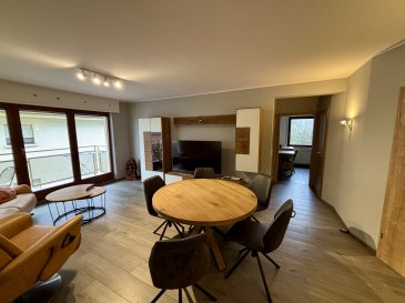 Le Bureau Immobilier Loewen-Kill présente à la vente cet appartement sis au premier étage (avec ascenseur) de la résidence Fontainebleau, 24, rue du Nord à L-3261 Bettembourg.

L'appartement qui a été complètement rénové en 2018, se compose comme suit :

.Espace d'entrée avec vestiaire intégré  
.Salon/salle à manger d'une surface d'environ 28m2 avec accès à un balcon orienté Est (d'une surface d'environ 4,70m2)  
.Chambre d'une surface d'environ 15,24m2  
.Cuisine équipée et aménagée d'une surface d'environ 7,00m2, installée en 2018  
.Salle de douche d'une surface d'environ 6,10m2  
.WC séparé  

L'appartement est complété par :  
.Cave privative d'une surface d'environ 2,71m2  
.Emplacement intérieur d'une surface d'environ 17,88m2  
.Buanderie commune  

L'appartement se trouve dans une résidence avec 18 unités, construite en 1992. Les fenêtres sont en double vitrage, le passeport énergétique est disponible F-G. Les provisions de charges mensuelles s'élèvent à environ 280€.

Il est possible d'acquérir l'appartement meublé.

Nous sommes à votre disposition pour tout renseignement complémentaire et un rendez-vous sur place :  
contact@loki.lu  
+352 691 93 22 02  

Les honoraires de négociation sont à la charge du vendeur.