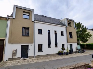SCHAUS Immobilier propose à le vente cet appartement duplex dans une résidence à deux unités implantée au plein cœur du centre-ville de Mertert avec un emplacement extérieur et un balcon.

Le duplex se compose comme suit :
.Une première chambre d’une surface d’environ 12,70m2.
.Un débarras
.Un WC séparé avec espace buanderie
.Une salle de douche
.Une deuxième chambre d’une surface d’environ 12,00m2
.Un salon/séjour avec cuisine ouverte d’une surface d’environ 28,50m2, avec accès sur le balcon (+- 6,00m2) offrant une vue imprenable sur la Moselle. La cuisine est équipée et aménagée, disposant d’appareils électroménagers neufs. Le plan de travail est en granit.

Le bien est complété par un emplacement extérieur, avec la possibilité d’en acquérir un deuxième.

Concernant les équipements du bien :
.Triple vitrage avec volets roulants éclectiques
.Chauffage au gaz
.Passeport énergétique : B-C

Nous sommes à votre disposition pour tout renseignement complémentaire et un rendez-vous de visite.

Les honoraires de négociation sont à la charge du vendeur.


Ref agence :VA0254