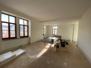 1er occupation - bien d\'exception - 4 pièces 103 m² - livraison 12/2024. 4 pièces idéalement situé au coeur de Niederbronn les Bains. <br/>Ce spacieux appartement 4 pièces allie parfaitement le charme de l\'ancien à tout le confort moderne. Profitez de ses beaux volumes avec un séjour spacieux de 45 m² avec une très belle hauteur sous plafond ouvert sur une cuisine équipée de qualité. Les chambres sont spacieuses, la salle de bains comprend à la fois une douche et une baignoire. Vous disposez également d\'une terrasse accessible par le séjour. Cet appartement est idéal pour des personnes soigneuses à la recherche de prestations de qualité et d\'un cadre de vie agréable.<br/>Loyer : 1140 EUR par mois charges comprises dont 150EUR par mois de provisions sur charges (régularisation annuelle chauffage compris)~Dépôt de garantie : 990 EUR~~Honoraires charge locataire : 981EUR TTC dont honoraires état des lieux charge locataire : 90EUR TTC<br/><br/>Copropriété de 6 lots.