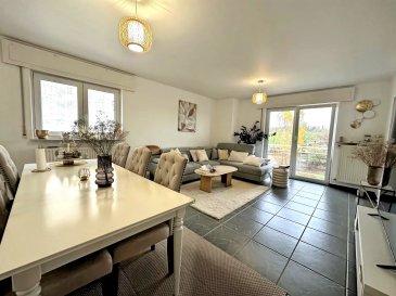 Situé au 2ème étage de la résidence construite en 1999, bel appartement disposant de +/- 85 m² habitables + terrasse de +/- 8 m², comprenant :

- Hall d'accueil.
- Salon salle à manger avec accès terrasse.
- Cuisine équipée, indépendante avec accès terrasse.
- 2 chambres à coucher.
- Débarras dans l'appartement.
- Salle de bains.
- WC séparé.
- Cave privative et buanderie commune.
- Emplacement de parking intérieur pour 1 voiture.

En bon état d'entretien général, l'appartement est situé au calme à l'arrière de la résidence avec vue dégagée sur zone verte.

À proximité immédiate, du centre-ville et de toutes ses commodités.

Disponible immédiatement. Visite possible sur rendez-vous.
Classe énergétique E/E.