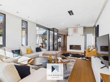 Nichée au calme dans une zone résidentielle, cette maison baignée de lumière et aux prestations haut de gamme est un secret bien caché. D'une superficie de ± 310m² dont ± 230m² habitables, elle est bâtie sur un terrain de 4,38 ares et offre une exposition sud-ouest. Elle est en parfait état avec ses rénovations effectuées en 2019 et 2020 et équipée d'une domotique intégrale KNX (volets, chauffage, éclairages, alarme) Elle est située à proximité de l'autoroute (Mamer-Capellen) et de toutes commodités (écoles, commerces etc..)

Elle se compose comme suit:

Au rez-de-chaussée:
- L'entrée avec vestiaire sur mesure,
- La cuisine équipée de ± 17m² ouverte sur la salle à manger (îlot central et électroménagers AEG dont une plaque à induction, un teppanyaki et un four à vapeur)
- La salle à manger de ± 28m² avec ses baies vitrées sur la terrasse / jardin 
- Le lumineux salon de ± 38m² avec sa cheminée à double face et ses baies vitrées donnant accès à la terrasse et le jardin
- Le bureau / bibliothèque de ± 10m² avec cheminée (meubles sur mesure) 

Au 1er étage :
- La suite parentale de ± 20m² avec son dressing de ± 7m² et sa salle de bain de 7m² (double vasques, douche à l'italienne, baignoire balnéo et WC)
- 2 autres chambres respectivement de ± 11 et 12 m² dont une avec une salle de douche privative.

Au 2ème étage :
- Une grande chambre de ±16m² avec sa salle de douche de ± 7m² (lavabo, douche et wc)
- Un espace de rangements dans la sous-pente.

Au sous-sol, semi-enterré :
- Une entrée indépendante donnant accès à une grande pièce de ± 32m² avec fenêtres et parquet bateau pouvant être un studio (actuellement salle de fitness) avec salle de douche et WC séparé. Cet espace peut se prêter aussi à l'exercice d'une profession libérale ou une chambre d'amis ou un home cinéma. 
- 3 caves de ± 16, 10 et 6m²
- une buanderie de ± 8m²
- une cave à vin
- une chaufferie avec adoucisseur d'eau 
- un garage de ± 35m² avec point d'eau et prise triphasée.

Les extérieurs:
La terrasse de ± 60m² et le jardin clôturé de ± 250m² sont orientés vers le sud- ouest et offrent un bel espace de détente.

Généralités:

En excellent état avec matériaux et équipements haute gamme.
Armoires, placards, dressings et bibliothèques intégrés sur mesure
Parquet massif, marbre
Enceintes incrustées dans le plafond du rez-de-chaussée
Portes coulissantes permettant un gain de place
Pelouse équipée d'un robot tondeuse
Le terrain est piscinable

Contact : Jimmy de Brabant    mob : 661 167 494    email: jimmy@vanmaurits.lu