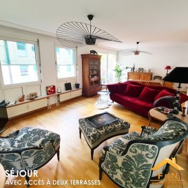 -- für den deutschen Text runterscrollen --
-- scroll down for the english version --

** FR **

F&N Promotion vous propose à la vente en exclusivité ce magnifique appartement à Luxembourg-Rollingergrund.

Situé au 2e étage avec une surface utilisable de 78m2 (dont une surface habitable de 68.5m2), l'appartement se compose d'un hall d'entrée, couloir, séjour lumineux avec coin à manger donnant accès à deux terrasses (5m2 + 4.5m2), cuisine séparée avec accès terrasse, chambre avec accès à la salle de bain et une terrasse, débarras (transformable au wc séparée), grande cave privative (+/-7.5m2) et un emplacement intérieur.

Complètement rénovée en 2018 / Cuisine 2019.

Proche de toutes les commodités, accès directs à la ligne de bus, au centre-ville, au Kirchberg et aux magasins.

Pour tout complément d'information, contactez-nous par mail au info@fn-promotion.lu.

** DE **

F&N Promotion bietet Ihnen diese wunderschöne Wohnung in Luxemburg-Rollingergrund exklusiv zum Verkauf an.

Auf dem 2. Stockwerk liegend mit einer Nutzfläche von 78m2 (darin Wohnfläche von 68.5m2), setzt sich die Wohnung aus einer Eingangshalle, einem Gang, großem, hellen Wohnzimmer und Zugang zu zwei Terrassen, einer getrennten Küche mit Zugang zur Terrasse, einem Schlafzimmer mit Zugang zur Terrasse und zum Badezimmer, sowie auch ein Abstellraum (transformierbar in ein Gäste-WC). Außerdem erhält die Wohnung einen großen Keller von 7.5m2 sowie auch einen Garagenstellplatz.

Die Wohnung wurde 2018 vollständig renoviert, die Küche ist von 2019.

In der Nähe von allen Annehmlichkeiten, direkten Buszugängen zum Zentrum und Kirchberg.

Für weitere Informationen kontaktieren Sie uns telefonisch unter +352 621 139 988 oder per E-Mail unter info@fn-promotion.lu

** EN **

F&N Promotion offers you this beautiful apartment in Luxembourg-Rollingergrund exclusively for sale.

Located on the 2nd floor with a usable area of 78m2 (including living space of 68.5m2), the apartment consists of an entrance hall, a corridor, a large, bright living room with access to two terraces, a separate kitchen with access to the terrace, and a bedroom with access to the terrace and the bathroom, as well as a storage room (transformable into a guest toilet). In addition, the apartment has a large basement of 7.5m2 as well as a garage space.

The apartment was completely renovated in 2018, the kitchen is from 2019.

Close to all amenities, direct bus access to the center and Kirchberg.

For more information, contact us by email at info@fn-promotion.lu.
