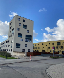 Hall d'entrée
- Cuisine équipée
- Salon / Living
- 1 chambrE
- Salle de bains
- WC


- 1 CavE

- Parking 1 voiture


Nous vous invitons à nous rendre visite ou contacter l'un de nos commerciaux pour plus d'informations.

M. Moura Jemp
+352621216646

M. Marc Risch
+352621210333

Les surfaces et superficies sont indicatives
Rejoignez-nous sur Facebook : Newjomar Belval 