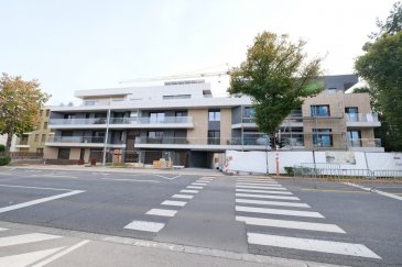 Bertrange, RESIDENCE MONTE BERTHO, 77, route de Longwy, Dans résidence de 2023 aux finitions de haut standing, appartement de 50m2, meublé (meubles de qualité et sur mesure), au rez-de-chaussée, très lumineux et bien agencé comprenant : Entrée avec placards, WC séparé, living avec meuble TV, canapé, table basse, cuisine équipée de qualité avec plan de travail en granit, plaques induction avec hotte encastrée, frigo et congélateur, four combi, lave-vaisselle, îlot central, deux chaises hautes, accès terrasse de 16,31 m2, grande chambre à coucher avec placards sur mesure, lumières encastrées, lit 1.60 x 200, tables de nuit, une salle de douche avec douche à l'italienne, WC, chauffage au sol, triples vitrages renforcée, volets à lamelle électriques, domotique, une grande cave avec branchement pour lave-linge, lave-linge/sèche-linge, une place de parking n. 01 avec prise électrique, Libre le 1er décembre 2026. Pour une seule personne non-fumeur. Pas d'animaux. Contrat de bail d'un an minimum Frais d'agence : un mois de loyer + TVA, 50% à charge du locataire, 50% à charge du bailleur. Contact et visites : Rosalba MAITRE, téléphone : 691 550 189 Email : rosalba@parkagence.lu Arianna GHITTINO, téléphone: 691 205 573, email: arianna@parkagence.lu