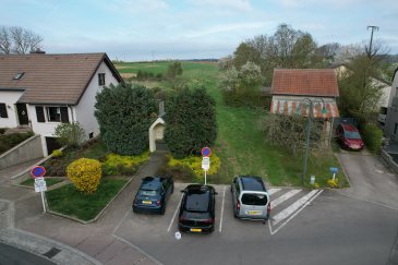 Emplacement privilégié dans un quartier résidentiel calme.

Proximité immédiate des commerces, écoles et transports en commun. Accès rapide aux axes autoroutiers et à Luxembourg-ville.

Environnement verdoyant et agréable.

Opportunité idéale pour un projet de construction sur mesure. (jusqu'à 300m2 de construction brutes)

Belle orientation offrant un cadre de vie lumineux et agréable. Quartier recherché pour sa qualité de vie et ses infrastructures.

Adresse: rue des Forges Weiler-la-Tour
Ce bien faisant l'objet d'une inscription au cadastre

Commune: Weiler-la-Tour Section : C de Weiler-la-Tour
Nummer 63/3146, Ort genannt: ?Rue des Forges?, Garten, groß 21 Ar 30 Zentiare

Contact : Alexandre Apolinario
Tél. : +352 691 28 22 14
E-mail : alexandre@vanmaurits.lu