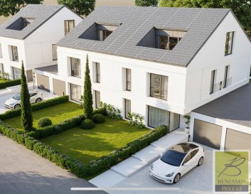 MAISON NEUVE CONNECTÉE AVEC DOMOTIQUE & SÉCURITÉ ? VFA ? CONTERN

Contern - Vente en l'État Futur d'Achèvement (VFA)
Maison unifamiliale avec 4-5 chambres, 180 m² hab., et 281 m² brut
Jardin, terrasse, garage 2 voitures + parking ext.

Confort inclus dans le prix : 
Domotique éclairage intelligent, alarme, caméras, système de sécurité intégré?)

POINTS FORTS :
?	Maison neuve moderne, livrée clé en main
?	Technologies innovantes : domotique avancée, sécurité renforcée
?	Matériaux durables et normes énergétiques strictes
?	Finitions personnalisables selon vos envies

COMPOSITION :
Rez-de-chaussée :
?	Hall d'entrée avec rangements
?	Séjour lumineux avec accès terrasse et jardin
?	Salle à manger ouverte
?	Cuisine (à aménager)
?	WC séparé
?	Garage double + place extérieure

1er étage :
?	Suite parentale (chambre, dressing, salle de bain)
?	2 chambres spacieuses
?	Salle de bain 

2e étage ? combles :
?	Seconde suite parentale (~50 m²) avec bureau, balcon, dressing, salle de bain, buanderie

Sous-sol :
?	Cave + local technique

ÉQUIPEMENTS INCLUS :
Domotique complète :
?	Commande à distance de l'éclairage, chauffage, volets
?	Système d'alarme intégré
o	Caméras de surveillance
?	Chauffage au sol
?	Panneaux solaires + pompe à chaleur
?	Ventilation double flux
?	Triple vitrage
?	Isolation thermique renforcée
?	Jardin privatif

AUTRES AVANTAGES :
?	TVA 3 % possible (résidence principale, sous conditions)
?	Quartier calme, proche de toutes commodités

Contactez-nous dès aujourd'hui pour plus d'informations ou une visite

Le prix affiché s'entend avec le taux de TVA super-réduit de 3% (en cas d'affectation du bien à des fins d'habitation principale) sous réserve d'acceptation du dossier par l'Administration de l'Enregistrement et des Domaines.