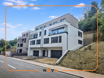 Léon Staus et Novin' Real Estate vous présentent, dans un quartier résidentiel verdoyant de Greiveldange, commune de Stadtbredimus, canton de Remich, une maison unifamiliale neuve. 

Cette maison développe une surface habitable de 206,37 m² pour une surface totale de 270 m². 

Elle fait partie d’un projet de quatre maisons jumelées.

Conçue selon les normes énergétiques actuelles (classe AA), elle intègre des équipements modernes tels qu’une pompe à chaleur, un chauffage au sol et une ventilation mécanique contrôlée. 

L’agencement se répartit sur quatre niveaux. La propriété repose sur une parcelle de 4 ares 14 centiares.

Le bien se distingue comme suit :

Rez-de-chaussée : le garage intérieur pour deux voitures offre une surface de 35,68 m² et dispose d’une porte sectionnelle motorisée. On y trouve également une cave et chaufferie de 14,52 m² ainsi qu’un hall d’entrée de 13,17 m² avec revêtement en grès cérame.

Premier étage : il comprend trois chambres de 21,62 m², 14,95 m² et 15,18 m². Une salle de bains est équipée d’une baignoire, d’une double vasque et d’un WC suspendu. Une salle de douche attenante complète la chambre parentale. La circulation et l’escalier sont équipés de garde-corps en inox.

Deuxième étage : cet étage comprend une cuisine de 9,22 m² prête à être équipée avec raccordements prévus. Le séjour et la salle à manger totalisent 55,49 m². On y trouve un WC séparé ainsi qu’une terrasse arrière de 33,06 m² et un balcon avant de 6,62 m².

Troisième étage : il se compose de deux chambres de 11,77 m² et 15,75 m². Une salle de douche complète avec receveur, vasque et WC suspendu y est aménagée. Un balcon de 17,66 m² est accessible depuis les chambres.

Équipements et caractéristiques techniques :

Classe énergétique AA. 
Toiture plate isolée. 
Chauffage au sol dans toutes les pièces alimenté par une pompe à chaleur. 
Ventilation mécanique contrôlée. 
Triple vitrage K=1.0. 
Volets roulants électriques. 
Sanitaires de marques Villeroy & Boch et Grohe. 
Pré-équipement pour ascenseur. 
Fibre optique et prises RJ45 installées. 
Balcons et terrasses totalisant 57,34 m². 
Garage intérieur double de 35,68 m². 

Surface habitable 206,37 m². 
Surface totale 270 m². 
Année de construction et livraison 2025.

Localité et environnement :

Greiveldange est une localité du sud-est du Luxembourg, rattachée à la commune de Stadtbredimus dans le canton de Remich. Le village compte environ 960 habitants. Il est situé sur les pentes de la vallée de la Moselle dans une région viticole et boisée. L’environnement immédiat est résidentiel et calme, avec de nombreux sentiers de randonnée et de VTT accessibles depuis le village. La commune de Stadtbredimus se caractérise par ses coteaux viticoles et ses zones naturelles. L’accès aux axes routiers principaux est rapide, tout en offrant un cadre de vie proche de la nature et des services de la région mosellane.

Visites et informations, contactez : 
Léon Staus / Novin' Real Estate / +352.26.19.21.1

 ---------- 
Leon Staus und Novin Real Estate prasentieren Ihnen in einem gruÌˆnen Wohnviertel von Greiveldange Gemeinde Stadtbredimus Kanton Remich ein neues Einfamilienhaus.

Dieses Haus verfuegt uÌˆber eine Wohnflaeche von 206,37 qm und eine Gesamtflaeche von 270 qm. Es gehoÌˆrt zu einem Projekt von vier Doppelhaushaelften.

Das Haus wurde nach den aktuellen Energiestandards Klasse AA konzipiert und ist mit modernen Ausstattungen wie Waermepumpe, Fussbodenheizung und kontrollierter mechanischer LuÌˆftung ausgestattet.

Die Raumaufteilung erstreckt sich uÌˆber vier Ebenen. Das GrundstuÌˆck hat eine Flaeche von 4 Ar 14 Centiar.

Aufteilung der Immobilie

Erdgeschoss Die Doppelgarage bietet Platz fuÌˆr zwei Fahrzeuge auf einer Flaeche von 35,68 qm und ist mit einem motorisierten Sektionaltor ausgestattet. Ebenfalls befinden sich hier ein Keller und Heizungsraum von 14,52 qm sowie ein Eingangsbereich von 13,17 qm mit Feinsteinzeugbelag.

Erstes Obergeschoss Drei Schlafzimmer mit Flaechen von 21,62 qm 14,95 qm und 15,18 qm. Ein Badezimmer ausgestattet mit Badewanne Doppelwaschbecken und haengendem WC. Ein angrenzendes Duschbad vervollstaendigt das Hauptschlafzimmer. Treppen und Flure sind mit Edelstahlgelaendern versehen.

Zweites Obergeschoss Eine Kuche von 9,22 qm vorbereitet fuer den Einbau mit allen Anschluessen. Wohn und Essbereich mit insgesamt 55,49 qm separates WC sowie eine hintere Terrasse von 33,06 qm und ein vorderer Balkon von 6,62 qm.

Drittes Obergeschoss Zwei Schlafzimmer mit 11,77 qm und 15,75 qm ein komplettes Duschbad mit Duschwanne Waschbecken und haengendem WC. Ein Balkon von 17,66 qm ist von den Schlafzimmern aus zugaenglich.

Technische Merkmale und Ausstattung

Energieklasse AA
Flachdach isoliert
Fussbodenheizung in allen Raeumen betrieben durch Waermepumpe
Kontrollierte mechanische Belueftung
Dreifachverglasung K 1.0
Elektrische Rolllaeden
Sanitaerartikel von Villeroy und Boch sowie Grohe
Vorbereitung fuer Aufzug
Glasfaseranschluss und RJ45 Steckdosen
Balkone und Terrassen insgesamt 57,34 qm
Doppelgarage innen 35,68 qm

Wohnflaeche 206,37 qm
Gesamtflaeche 270 qm
Baujahr und Fertigstellung 2025

Lage und Umgebung

Greiveldange ist ein Ort im Suedosten Luxemburgs und gehoert zur Gemeinde Stadtbredimus im Kanton Remich. Das Dorf hat etwa 960 Einwohner. Es liegt an den Haengen des Moseltals in einer Weinbau und Waldregion. Die unmittelbare Umgebung ist ruhig und von Wohnhaeusern gepraegt mit zahlreichen Wander und Mountainbikewegen ab dem Dorf. Die Gemeinde Stadtbredimus zeichnet sich durch ihre Weinberge und Naturgebiete aus. Der Zugang zu den Hauptverkehrsachsen ist schnell erreichbar und bietet gleichzeitig eine naturnahe Wohnlage mit guter Anbindung an die Dienstleistungen der Moselregion.

Besichtigungen und Informationen kontaktieren Sie
Leon Staus / Novin Real Estate / +352.26.19.21.1

 ---------- 
Léon Staus and Novin Real Estate present, in a green residential area of Greiveldange, commune of Stadtbredimus, canton of Remich, a newly built detached house.

This home offers a living area of 206.37 sqm for a total surface of 270 sqm.

It is part of a project of four semi-detached houses.

Designed according to current energy standards (class AA), it features modern equipment such as a heat pump, underfloor heating, and mechanical ventilation.

The layout is spread over four levels. The property sits on a plot of 4.14 ares.

The property is arranged as follows:

Ground floor: the double indoor garage offers a surface of 35.68 sqm and is fitted with a motorized sectional door. There is also a cellar and boiler room of 14.52 sqm as well as an entrance hall of 13.17 sqm with porcelain stoneware flooring.

First floor: this level includes three bedrooms of 21.62 sqm, 14.95 sqm, and 15.18 sqm. The bathroom is equipped with a bathtub, double washbasin, and wall-hung WC. The master bedroom has an adjoining shower room. The circulation area and staircase are fitted with stainless-steel railings.

Second floor: this level includes a 9.22 sqm kitchen ready to be equipped with pre-installed connections. The living and dining area totals 55.49 sqm. There is also a separate WC, a rear terrace of 33.06 sqm, and a front balcony of 6.62 sqm.

Third floor: it consists of two bedrooms of 11.77 sqm and 15.75 sqm. A complete shower room with shower tray, washbasin, and wall-hung WC is also fitted. A 17.66 sqm balcony is accessible from the bedrooms.

Technical features and specifications:

Energy class AA
Insulated flat roof
Underfloor heating in all rooms powered by a heat pump
Mechanical ventilation system
Triple glazing K=1.0
Electric roller shutters
Sanitary fittings by Villeroy & Boch and Grohe
Pre-installation for an elevator
Fiber optic and RJ45 sockets installed
Balconies and terraces totaling 57.34 sqm
Double indoor garage of 35.68 sqm

Living area 206.37 sqm
Total surface 270 sqm
Year of construction and delivery 2025

Locality and surroundings:

Greiveldange is a village in the southeast of Luxembourg, part of the commune of Stadtbredimus in the canton of Remich. The village has around 960 inhabitants. It is located on the slopes of the Moselle Valley in a wine-growing and wooded region. The immediate environment is quiet and residential, with numerous hiking and mountain biking trails accessible from the village. The commune of Stadtbredimus is characterized by its vineyards and natural landscapes. Access to the main road network is quick, offering a peaceful living environment close to nature and to the amenities of the Moselle region.

Viewings and information, contact:
Léon Staus / Novin Real Estate / +352.26.19.21.1

Souhaites-tu que je te formule aussi une version courte et marketing en anglais pour titre et résumé d’annonce (par exemple pour ton CRM ou une publication internationale) ?