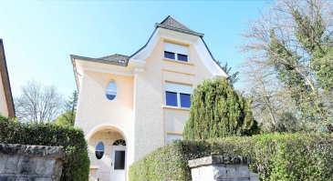 Bureau 36m² à louer :

- sol : parquet et carrelage ;
- hauteur sous plafond : ± 2.78 m ;
- kichenette commune, wc, emplacements de parking inclus dans le prix.

Libre de suite
Garantie bancaire 2 mois
Courte et moyenne durée possible
Courtage égale à un mois de loyer + tva @17%
