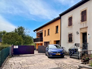 Maison jumelée à vendre avec potentiel de projet – Impasse résidentielle

Immo Losch vous propose en vente cette ancienne maison jumelée, située dans une impasse calme et résidentielle, sur un terrain de 6 ares.

Le bien actuel est à rénover ou à démolir, offrant une véritable opportunité pour les acquéreurs à la recherche d’un projet sur mesure.

Caractéristiques de la maison actuelle :
-	Maison jumelée existante (à rénover ou démolir)
-	Terrain : 6 ares
-	Possibilité d’acquérir un jardin supplémentaire 

Projet réalisable sur le terrain (non inclus dans le prix) :
Une nouvelle construction pourrait être envisagée, avec une surface habitable de 203 m², dont ±60 m² pour un appartement intégré.

Exemple de disposition possible :
-	Rez-de-chaussée : Hall d’entrée, buanderie, salon lumineux, cuisine ouverte, accès indépendant à l’appartement intégré
-	1er étage : 3 chambres, salle de bains + appartement intégré (chambre et salle de bain)
-	2e étage : Studio avec cuisine, salle de douche, salle technique

Atouts du bien :
-	Situation au calme dans une impasse résidentielle
-	Possibilités d’aménagement variées (famille, location, rendement)
-	Jardin supplémentaire disponible en option
-	Terrain offrant un fort potentiel de valorisation

Intéressé(e) ?
Pour plus d’informations ou pour organiser une visite, contactez Immo Losch :
Téléphone : +352 26 53 26 11
Email : info@immolosch.lu
Site : www.immolosch.lu

 ---------- 
Doppelhaushälfte mit Projektpotenzial zu verkaufen - Wohnsackgasse

Immo Losch bietet Ihnen diese alte Doppelhaushälfte zum Verkauf an. Sie liegt in einer ruhigen Sackgasse mit Wohngebiet auf einem Grundstück von 6 Ar.

Die aktuelle Immobilie ist renovierungs- oder abrissbedürftig und bietet eine echte Chance für Käufer, die ein maßgeschneidertes Projekt suchen.

Eigenschaften des aktuellen Hauses :
- Bestehende Doppelhaushälfte (zu renovieren oder abzureißen).
- Grundstück: 6 Ar.
- Möglichkeit, einen zusätzlichen Garten 

Auf dem Grundstück realisierbares Projekt (nicht im Preis inbegriffen) :
Ein Neubau könnte in Betracht gezogen werden, mit einer Wohnfläche von 203 m², wovon ±60 m² für eine Einliegerwohnung vorgesehen sind.

Beispiel für eine mögliche Aufteilung :
- Erdgeschoss: Eingangshalle, Hauswirtschaftsraum, helles Wohnzimmer, offene Küche, separater Zugang zur Einliegerwohnung.
- 1. Stock: 3 Schlafzimmer, Badezimmer + integrierte Wohnung (Schlafzimmer und Badezimmer).
- 2. Stock: Studio mit Küche, Duschraum, Technikraum

Vorteile des Gutes :
- Ruhige Lage in einer Wohn-Sackgasse
- Vielfältige Gestaltungsmöglichkeiten (Familie, Vermietung, Rendite).
- Zusätzlicher Garten optional verfügbar
- Grundstück mit hohem Aufwertungspotenzial

Sind Sie interessiert?
Für weitere Informationen oder um einen Besichtigungstermin zu vereinbaren, wenden Sie sich bitte an Immo Losch :
Telefon: +352 26 53 26 11
E-Mail: info@immolosch.lu
Website: www.immolosch.lu

 ---------- 
Semi-detached house for sale with project potential - Residential cul-de-sac

Immo Losch offers for sale this old semi-detached house, located in a quiet residential cul-de-sac, on a 6-acre plot.

The current property is in need of renovation or demolition, offering a real opportunity for buyers looking for a tailor-made project.

Current house features:
- Existing semi-detached house (to renovate or demolish)
- Land: 6 ares
- Possibility of acquiring an additional garden 

Possible project on the plot (not included in the price):
A new building could be envisaged, with a living area of 203 m², including ±60 m² for an integrated apartment.

Example of possible layout:
- First floor: Entrance hall, laundry room, bright living room, open kitchen, independent access to built-in apartment
- 1st floor: 3 bedrooms, bathroom + integrated apartment (bedroom and bathroom)
- 2nd floor: Studio with kitchen, shower room, technical room

Property assets :
- Quiet location in a residential cul-de-sac
- Varied development possibilities (family, rental, yield)
- Optional additional garden available
- Land with strong potential for development

Interested?
For more information or to arrange a viewing, contact Immo Losch :
Phone: +352 26 53 26 11
Email: info@immolosch.lu
Website: www.immolosch.lu