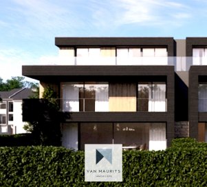 LUXUEUX PENTHOUSE DUPLEX

Situé dans une maison bi-familiale aux finitions haut de gamme, ce magnifique penthouse (Duplex) a une surface totale de 183m2 dont 157m2 habitables.

Au 1er étage en prenant l'ascenseur privatif, vous arrivez directement dans une belle entrée de 12m2 qui mène à la grande et lumineuse pièce de vie de 52m2 incluant la cuisine ouverte avec sa terrasse de 18m2 bénéficiant d'une vue panoramique orienté plein sud sur la campagne. Une chambre de 14m2 avec sa salle de bain privative de 5m2. Un bureau ou chambre de 9,5m2 et un WC séparé.

Au 2ème étage (par l'ascenseur ou l'escalier) le palier de 10m2 vous mène à 2 chambres en suite de 17 et 14m2 avec chacune leur salle de bain respective de 7 et 10m2.

Au sous-sol, une cave de 8m2, un garage de 19m2 et une buanderie commune. Un emplacement de parking à l'extérieur.

Les détails complémentaires:

- Livré «Clés en main»
- Ascenseur
- Chauffage par pompe à chaleur ? Passeport énergétique «A ? A»
- Panneaux photovoltaïques
- Chauffage au sol
- Triple vitrage aluminium-bois (Schüco ou similaire)
- Sol ? parquet ou carrelage au choix du client.
- Fibre optique

L'accès à l'autoroute A13 est à 3 minutes.

Choisissez-vous-même vos finitions, le Cahier des Charges est à votre disposition sur demande.

Le prix annocé de € 1.250.000 est avec la TVA à 3%

Contact : Jimmy de Brabant - mob.: 661 167 494 - email : jimmy@vanmaurits.lu